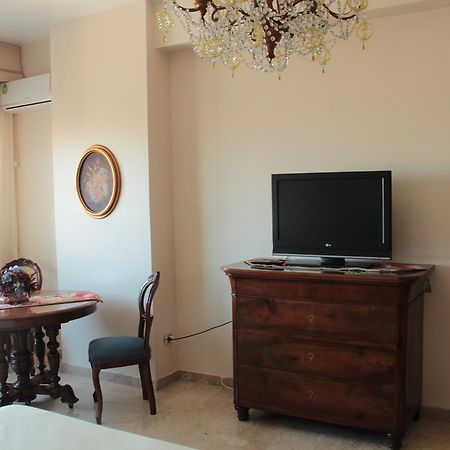 B.&B Margaret'S House Bed & Breakfast Милацо Екстериор снимка