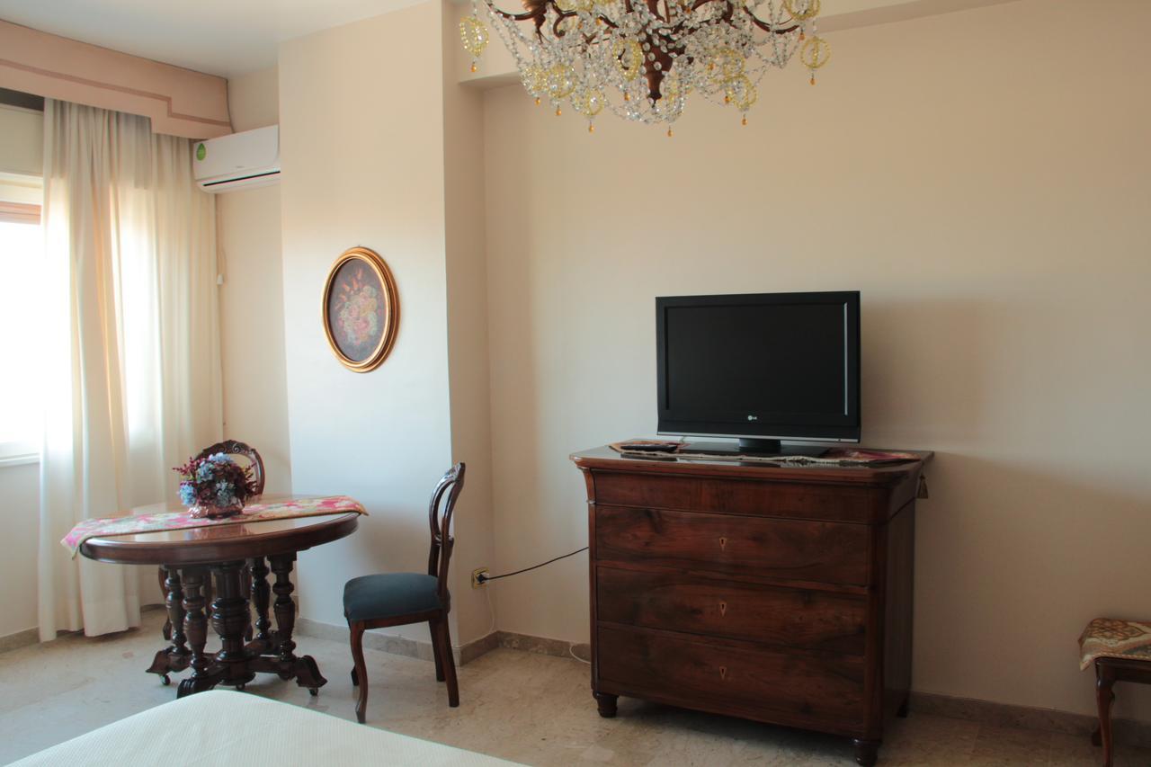 B.&B Margaret'S House Bed & Breakfast Милацо Екстериор снимка